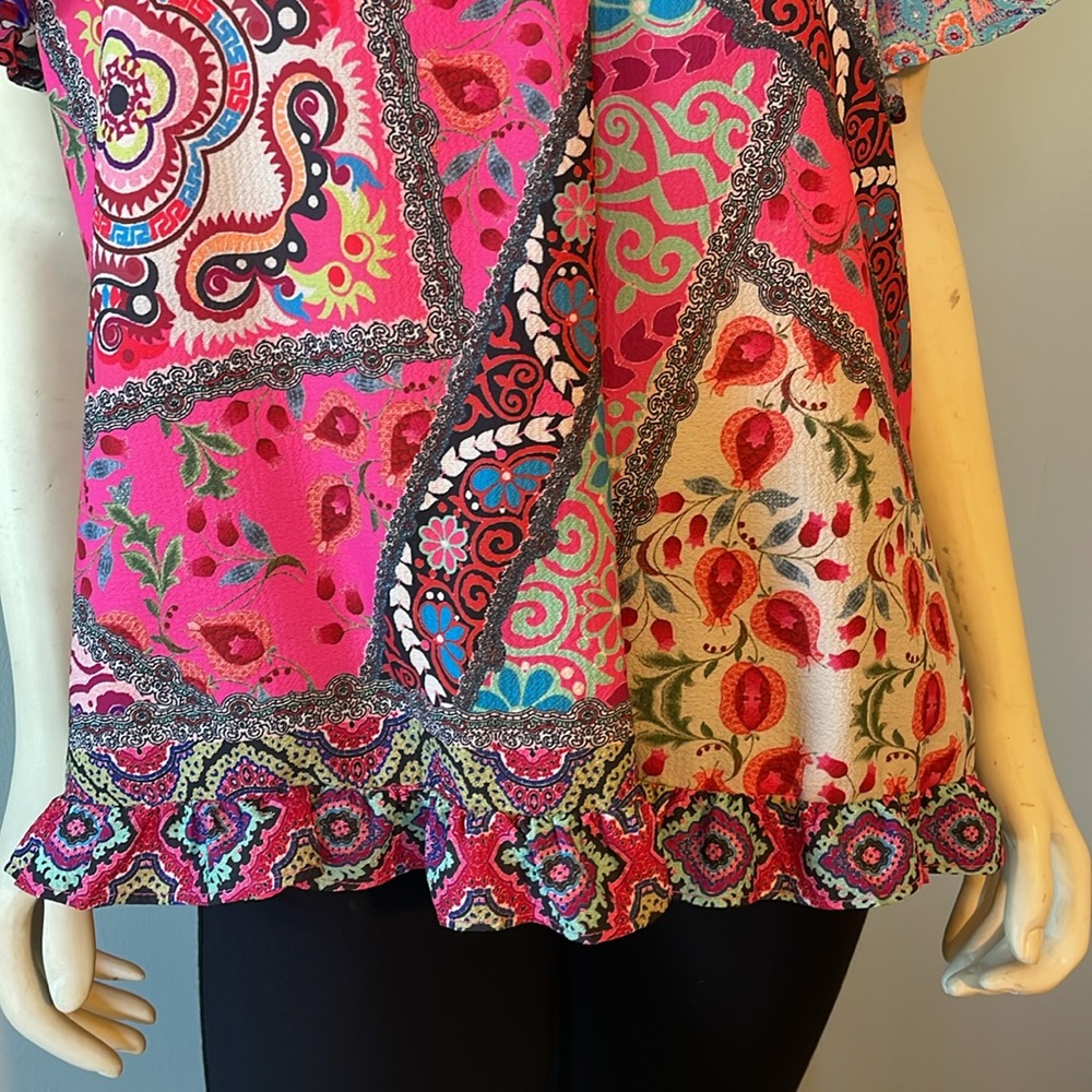 Umgee, Multi- Color Printed Blouse. Size M - image 4